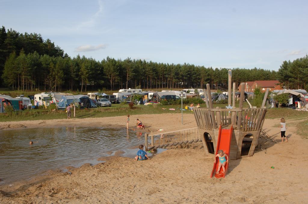 Camping-und Ferienpark Havelberge Gross Quassow Zimmer foto